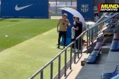 勒夫现身巴萨训练场，曾与弗里克共事于德国队