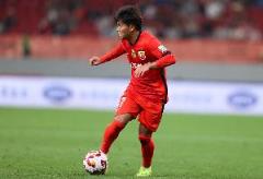 媒体人：海港若想翻身需依赖蒯纪闻与古斯塔沃，泰山靠谢文能与瓦科才能争胜