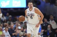约基奇上半场高效输出17分6板3助 罚球11中9