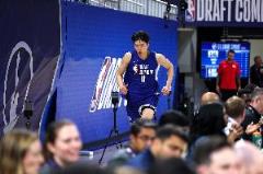 模拟选秀结果出炉！杨瀚森41顺位被勇士选中引发市场热情