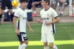 真男人！拉菲尼亚在巴萨主场跪行❤️
