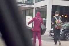 滴滴还是花小猪？B席自费打出租车参加德布劳内告别战