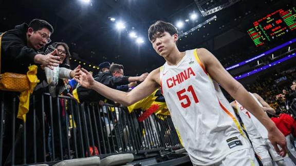 美媒预测2025年NBA模拟选秀榜单：杨瀚森或在22顺位被老鹰选中