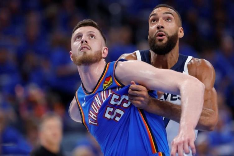 NBA西决G2：雷霆攻守一体完胜森林狼