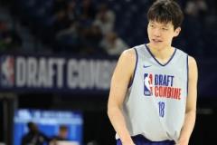 周琦看好杨瀚森NBA选秀前景，称其最终顺位将非常出色