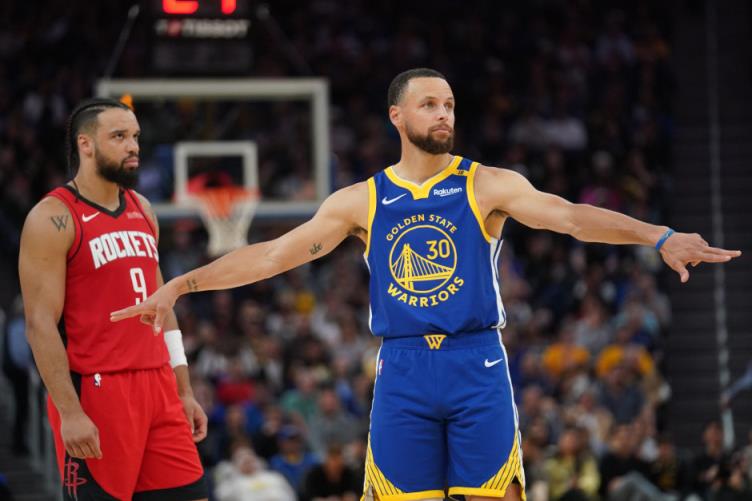 库里生涯第11次进入NBA最佳阵容，与乔丹并列历史第十二位