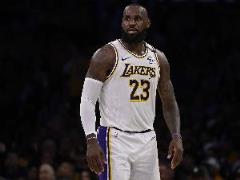 詹姆斯生涯连续21个赛季入选最佳阵容，NBA历史第一！