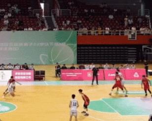 惊爆首秀！23分17板震撼登场，中国未来第一持球前锋！